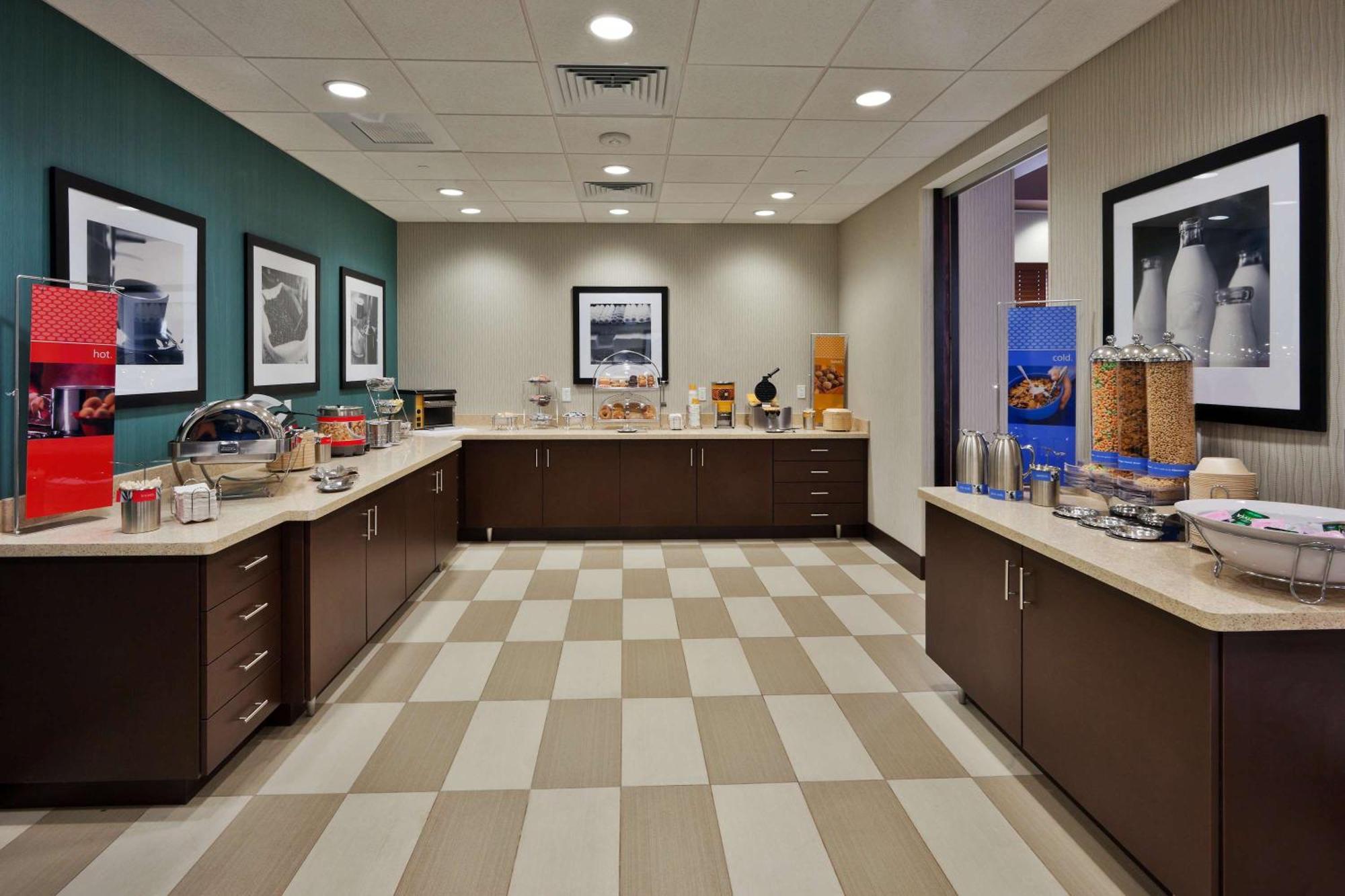 Hampton Inn & Suites Denver Airport / Gateway Park Aurora Extérieur photo