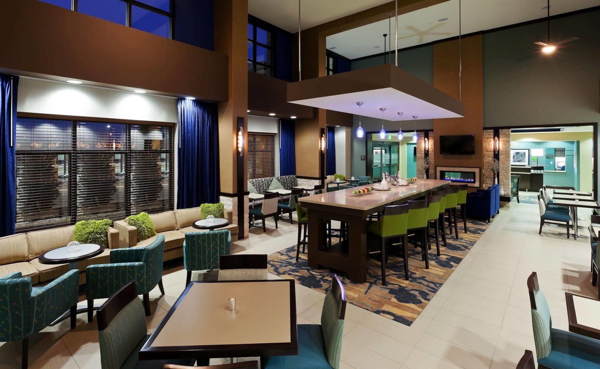 Hampton Inn & Suites Denver Airport / Gateway Park Aurora Extérieur photo